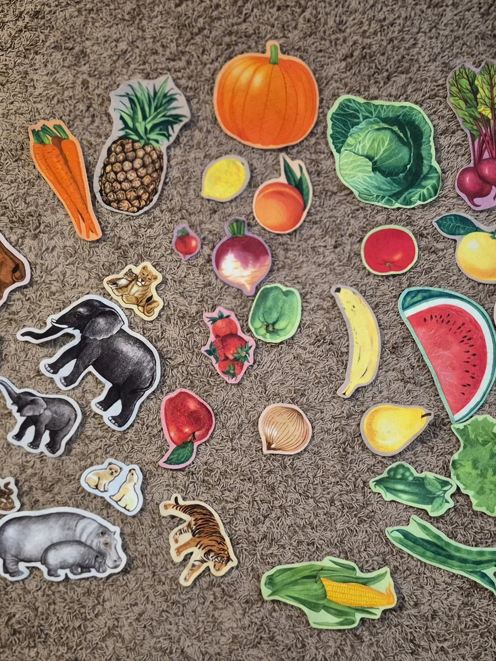 🍉52-Piece Colorful Fruit, Vegetable & Animal Play Set – 👍Excellent Condition